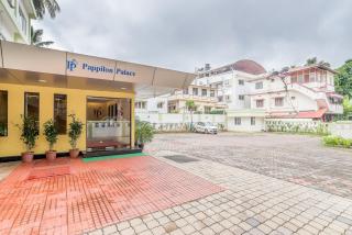 Treebo Pappilon Palace - PVS Circle - 9