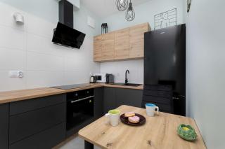 Comfortable Apartment Perfect for Remote Work by Noclegi Renters - 8