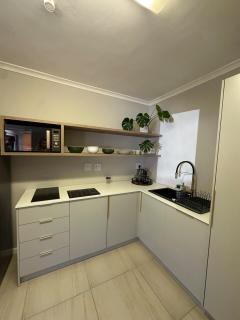 Salt & Vine Stay - 8