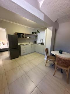 Salt & Vine Stay - 2