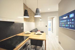 Nice studio for only 1 guest with patio-Basement - Londra - 5