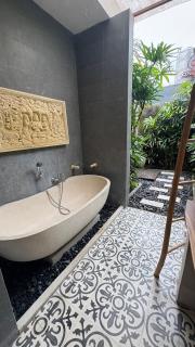 The Loyik Villa Ubud jungle View - 1