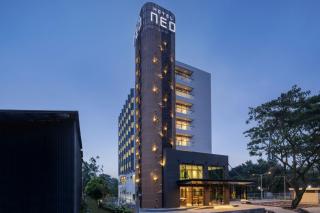Hotel Neo Kota Baru Parahyangan - 9