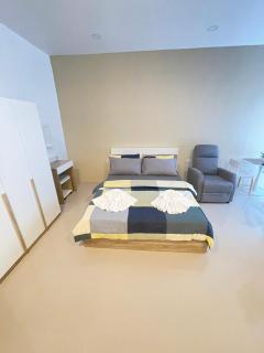 Nai-harn Apartments - 3