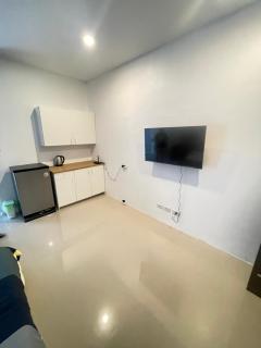 Nai-harn Apartments - 5