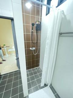 Nai-harn Apartments - 9