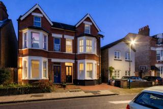 Elegant 2 Bed Apartment by Richmond Park - London - 1