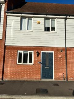 Mesh Accommodation - Canterbury 2-Bedroom House - Ideal for Leisure & Business Stays - 3