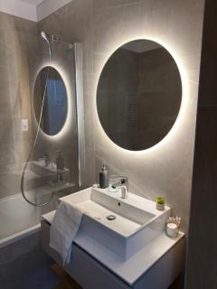 Alpinor Apartments Urban Plaza - 5