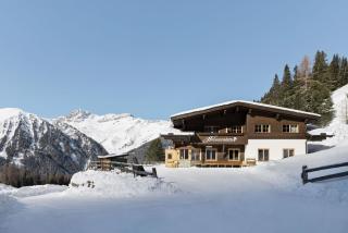 Berggasthaus Höllensteinhütte - 8