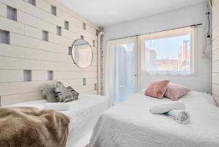 Melbourne Zen Oasis suite or skyline views apartment - 9
