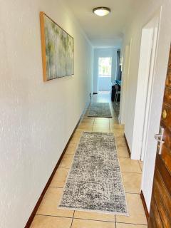 St Tropez 1 Bedroom Sandton Residence - 8