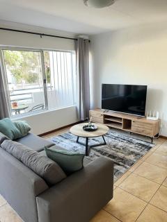 St Tropez 1 Bedroom Sandton Residence - 5