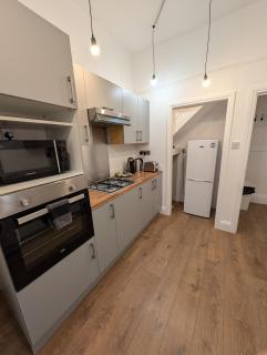 Central Boutique 3 Bed Apartment - Plymouth - By Habita Property - 2