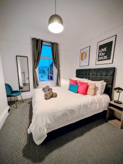 Central Boutique 3 Bed Apartment - Plymouth - By Habita Property - 1