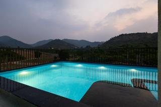 Vaikunth Villa 3-BHK Getaway with Rooftop Pool, Sit-out Area, Jacuzzi, Scenic Lake & Hill Views - 9