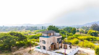 Vaikunth Villa 3-BHK Getaway with Rooftop Pool, Sit-out Area, Jacuzzi, Scenic Lake & Hill Views - 8