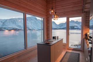 Sommarbukt - "Tind" Aurora Hideaway Mountain Lodge with Panoramic Fjord Views - 8