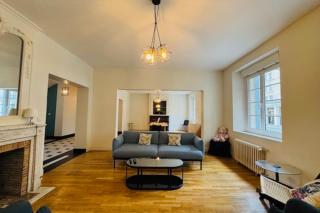 Stunning 230m with garden in the city center - 9