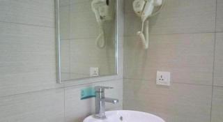 Hotel City Comfort Inn - 7