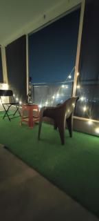 Modern Loft Overlooking Cityview - 1