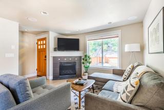 Interbay 3br townhome w balcony nr restaurants SEA-670 - 0