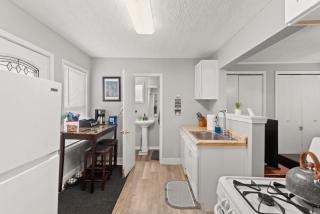 Urban Art Escape in Gordon Sq With King Size Bed - 4