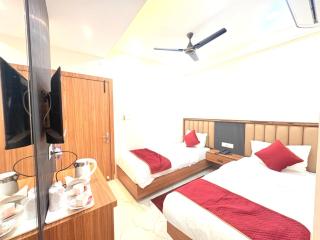 The Gonesh Hotel - 3