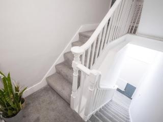 Luxury 2BD, Near O2, WIFI, Games - 5