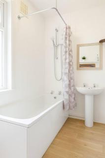 1 Bed Service Accommodation- contractor ready - 7