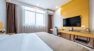 GreenTree Inn Huayin Huashan Town Huashan Scenicspot Express Hotel - 1