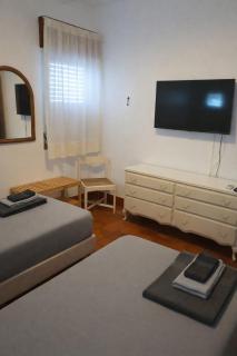 Oura Family House - 6