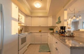 Spacious 3BR Beachfront Condo with Balcony & Parking - 4