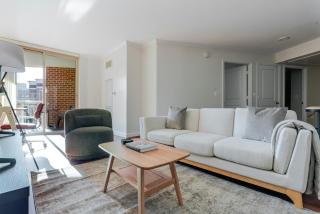 Blueground Ballston pool nr Arlington Cemetery WDC-1223 - 0