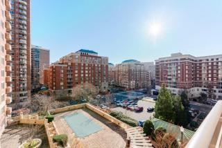 Blueground Ballston pool nr Arlington Cemetery WDC-1223 - 4