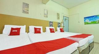 SPOT ON 90625 Super Green Grass Hotel - 9