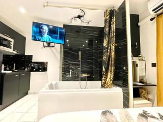 Luxury Beach Room - 8