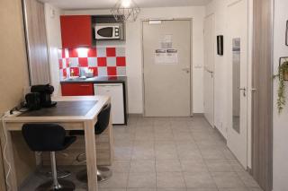 Pleasant, cozy studio with pool 2 mins from Montpellier - 2