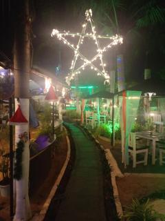 Boaty's Beach Cottages - 8