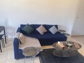 Cozy 2BR Weibdeh Flat with Balcony and View - Amman - 7