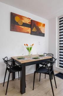 Piastow Comfy Apartment with Balcony & Home office in Katowice by Noclegi Renters - Załęże - 1