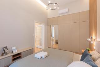 Exclusive & Brand New 3BEDRM Suite in the Center - 1