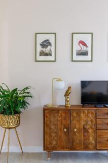 The Chic Coastal Retreat - 3BD - 7