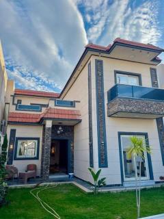 Full villa, not a house, with a swimming pool, 4 luxurious bedrooms - 6