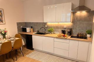 Lineburg Villa Apartments - 5