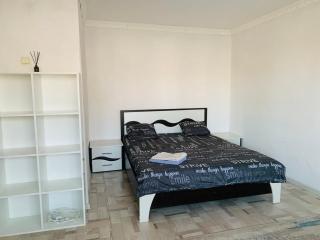 Бюджетная квартира возле Сити центра - 2