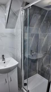 Newly Renovated Apartments in Earls Court - London - 4