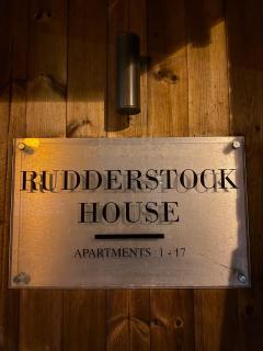 Puffins Nest - Private Room in Southall London - 2