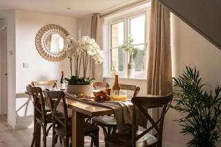 New Market - Modern Stay in Cotswolds with Hot Tub - 3