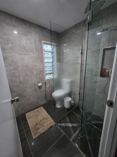 2 bdr apartment refurbished 3 years near Roma park - Brisbane - 7